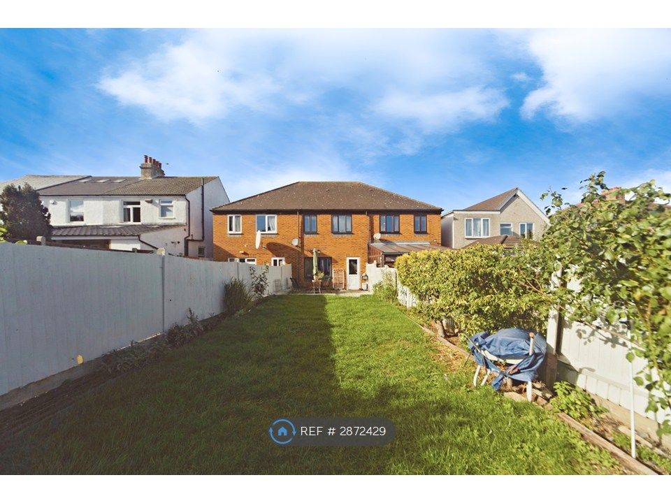 Property photo 2 of 13 Garden