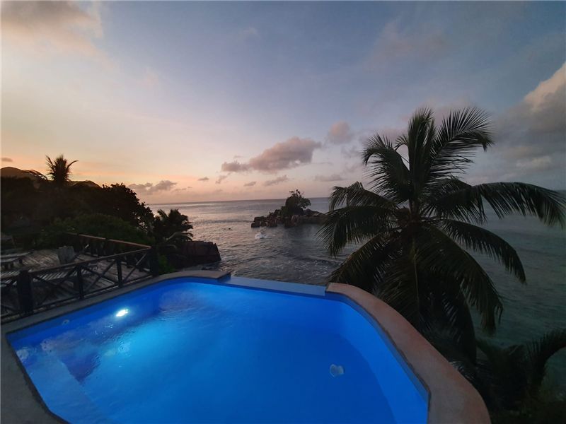 Property photo 3 of 25 Infinity Plunge Pool