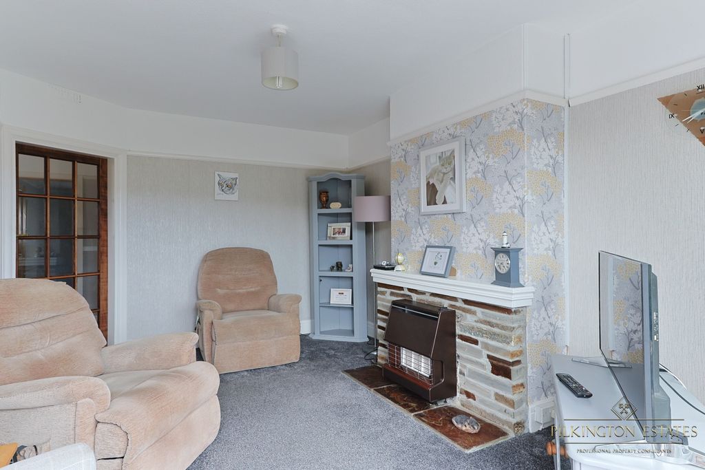 Property photo 3 of 12 4301516