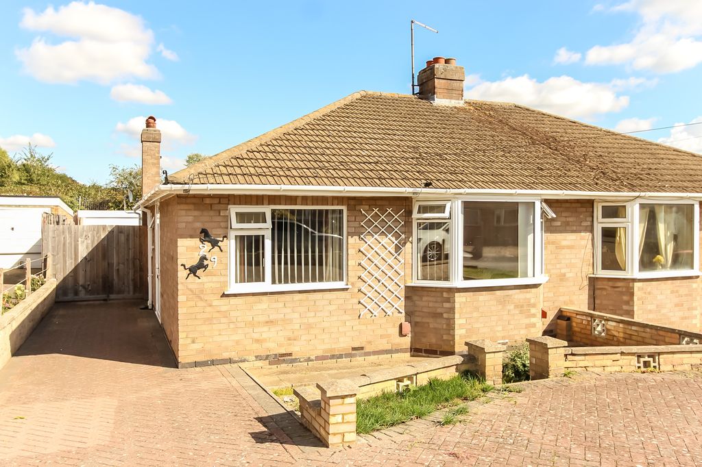 Property photo 1 of 11 Front