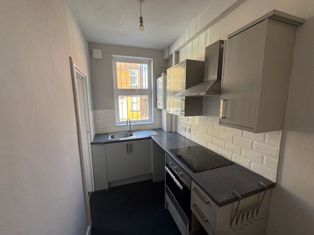 Property photo 3 of 11 Entrance Porch