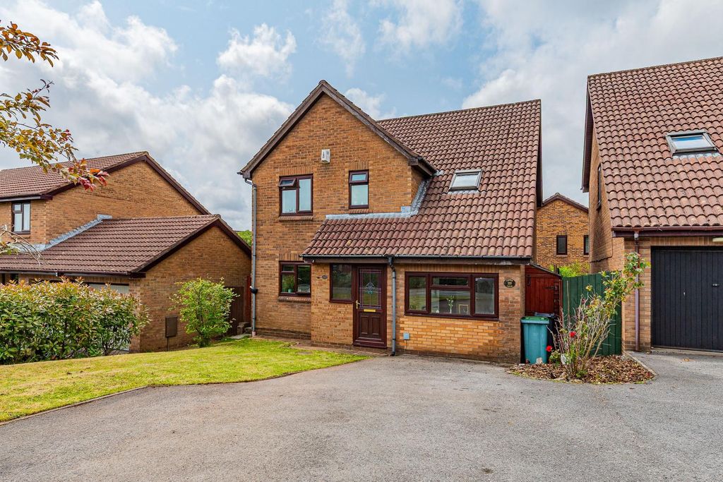 Property photo 1 of 15 Heol Hir 215-2.Jpg