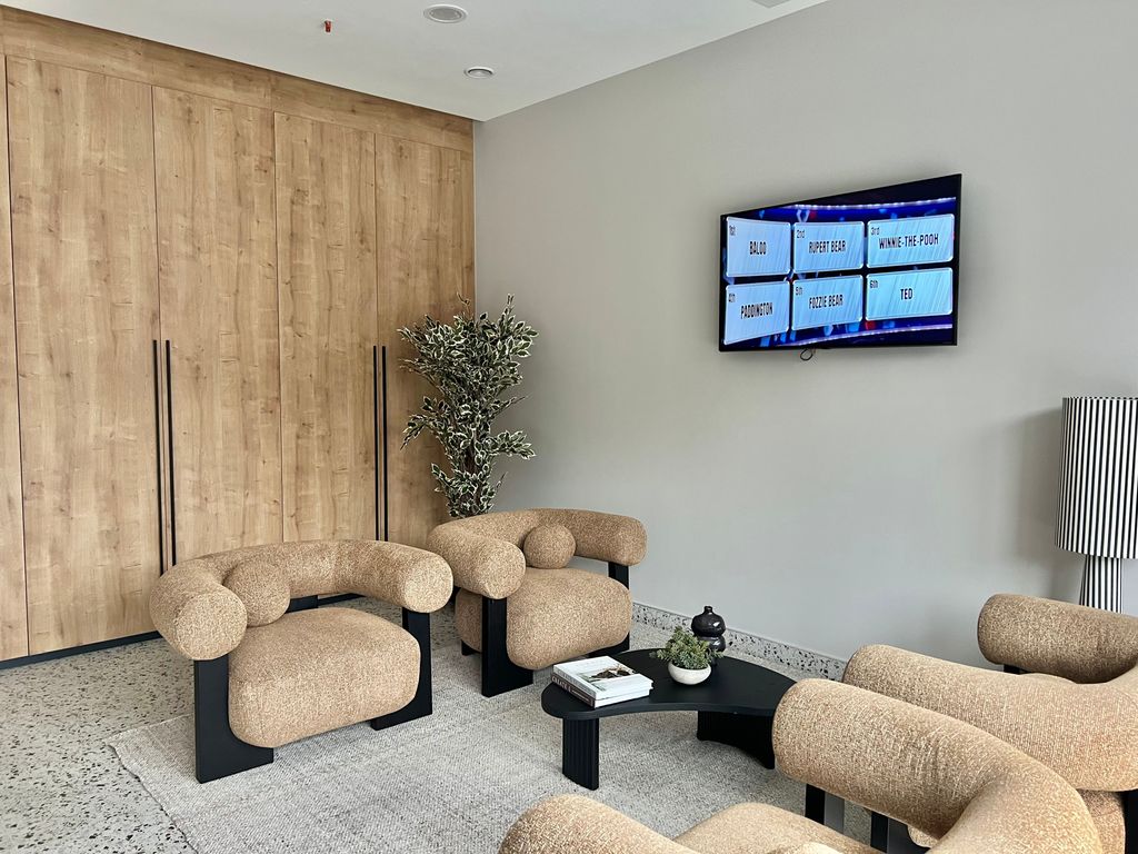 Property photo 3 of 11