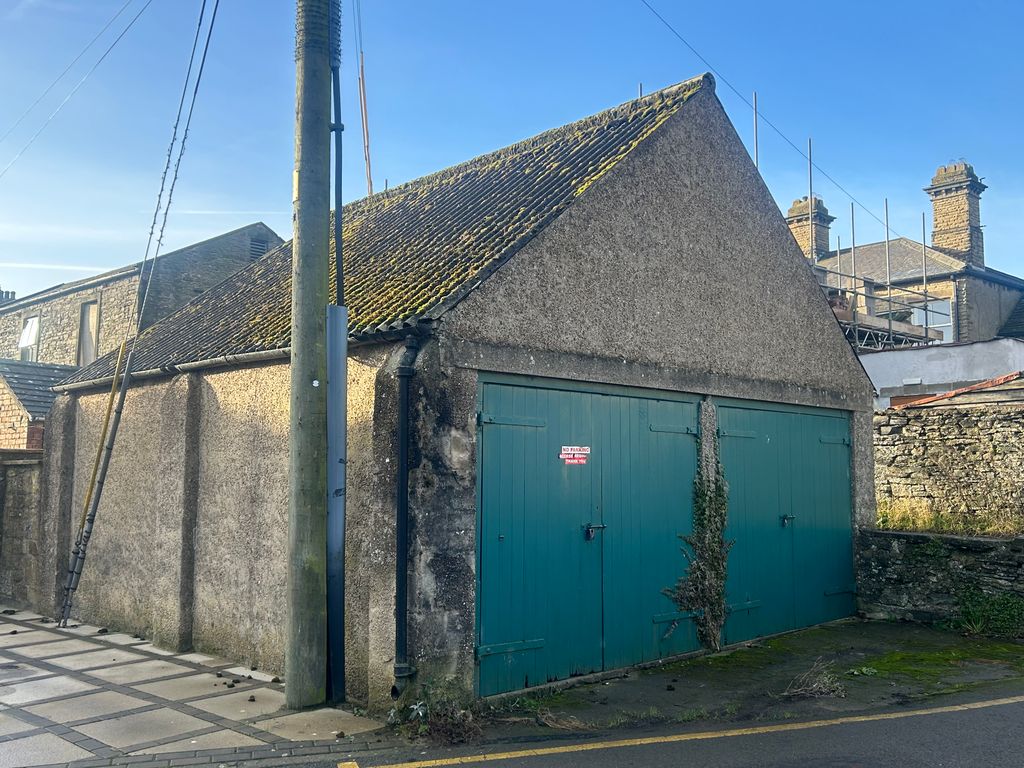 Property photo 2 of 5