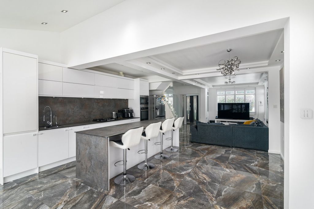 Additional image 5 of 5 bed detached house for saleHounslow Road, Feltham TW14