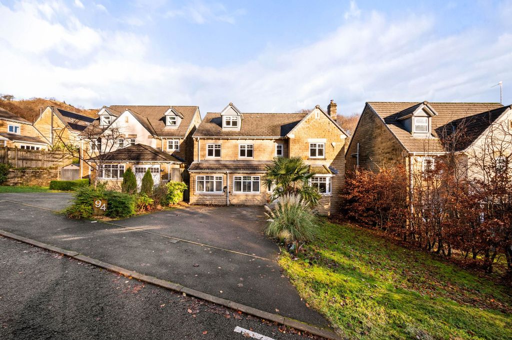 Property photo 1 of 36