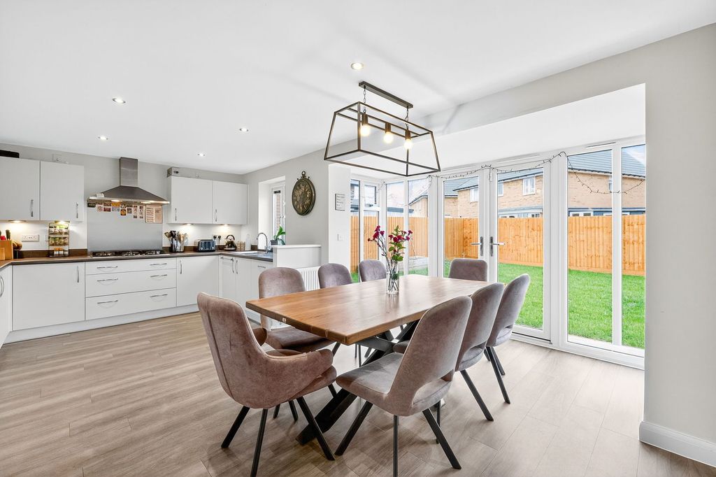 Property photo 2 of 38