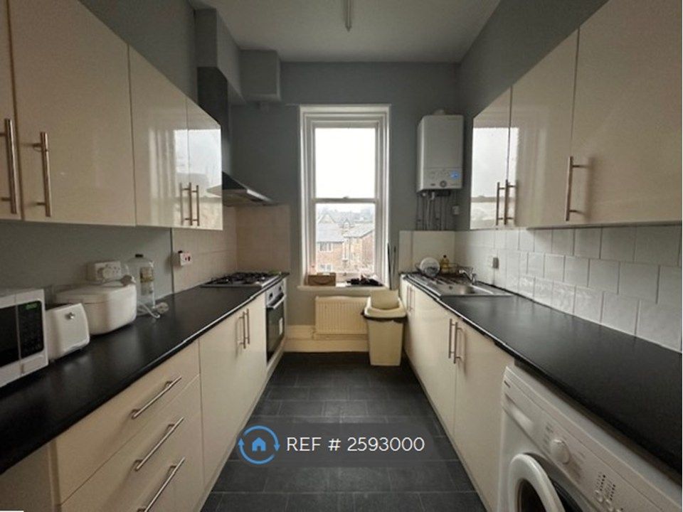 Property photo 1 of 3
