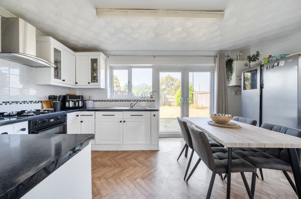 Property photo 2 of 15 Kitchen / Diner