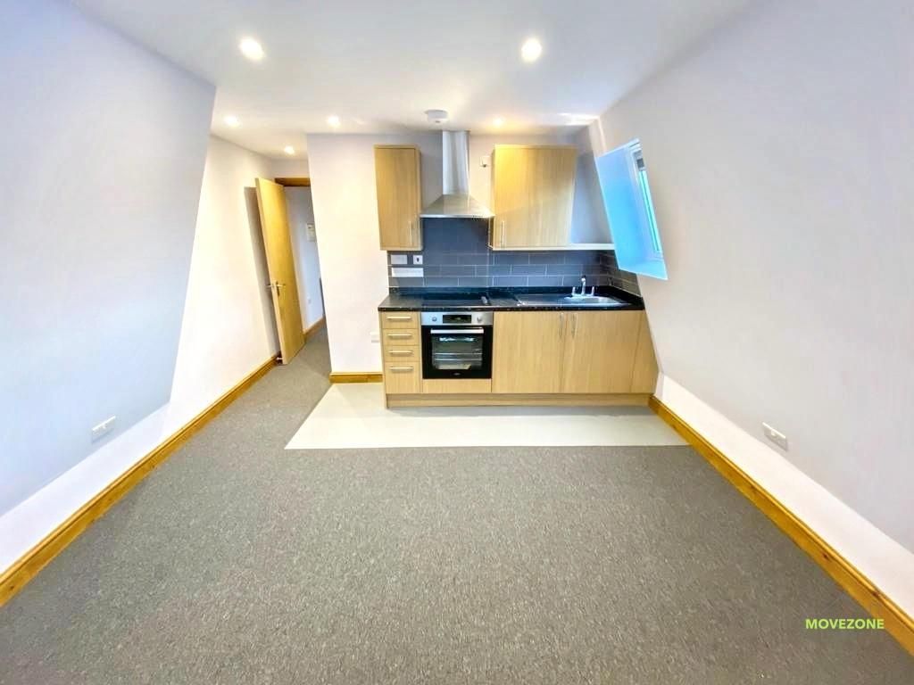 Property photo 2 of 5 Sonning3 1.Jpg