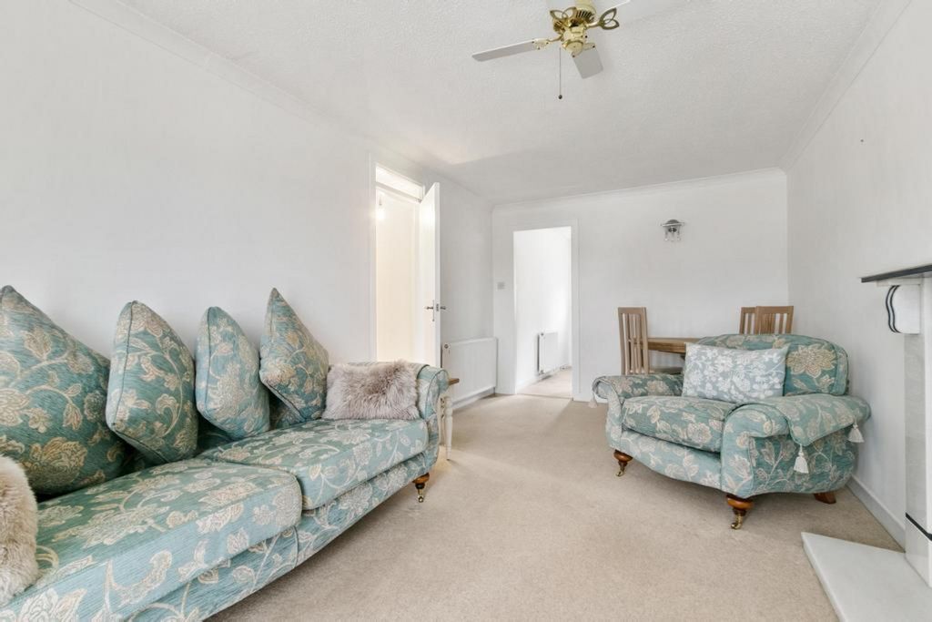 Property photo 3 of 27