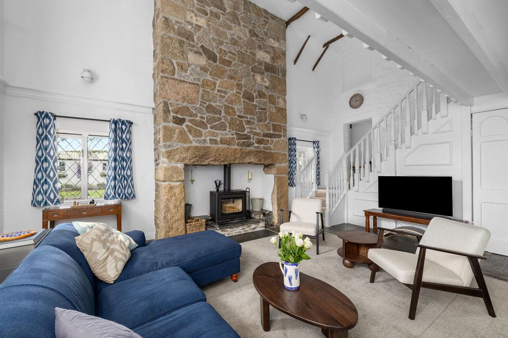 Property photo 2 of 30 Image