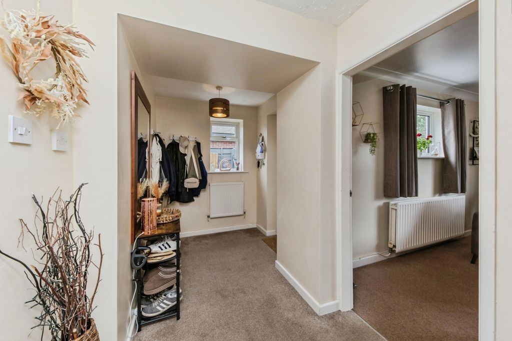Property photo 2 of 17 Photo