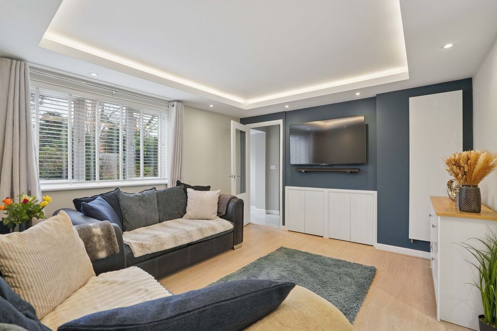 Property photo 3 of 19