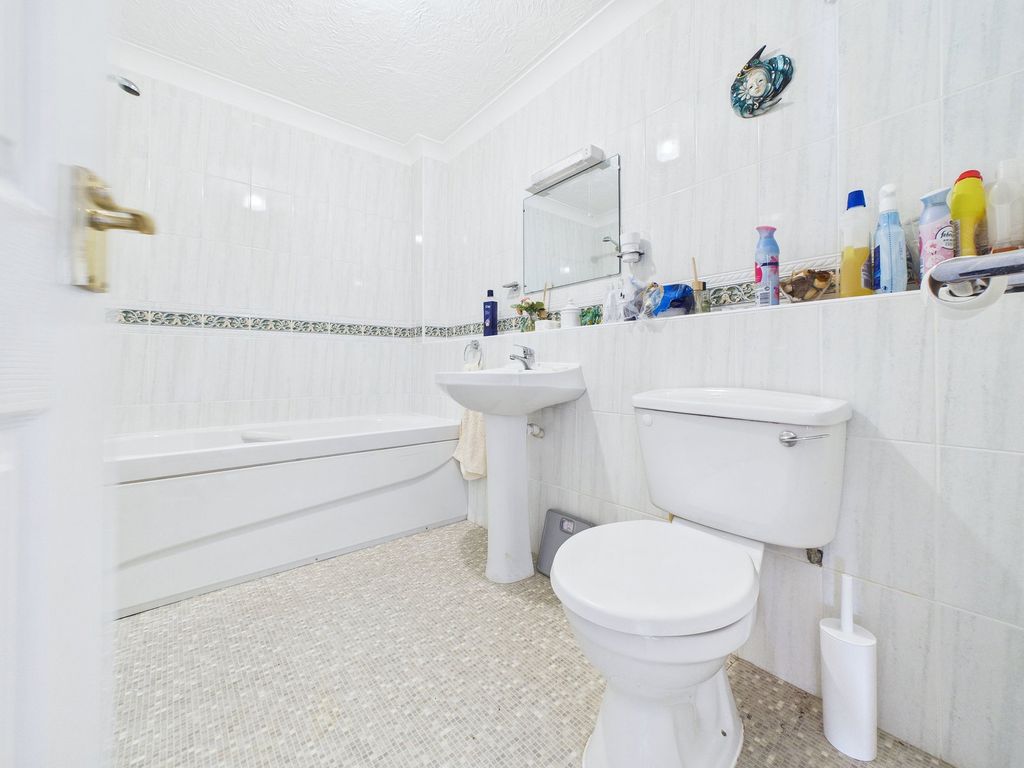 Additional image 10 of 2 bed flat for saleCliff Park Court, Cliff Park Avenue, Goodrington, Paignton TQ4