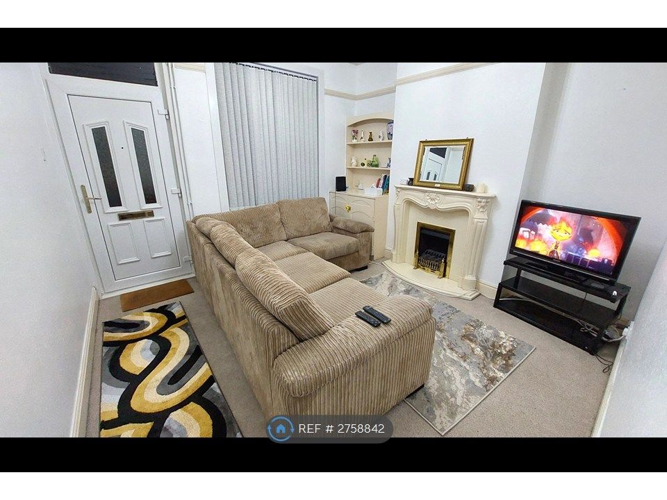 Property photo 3 of 9 Living Room