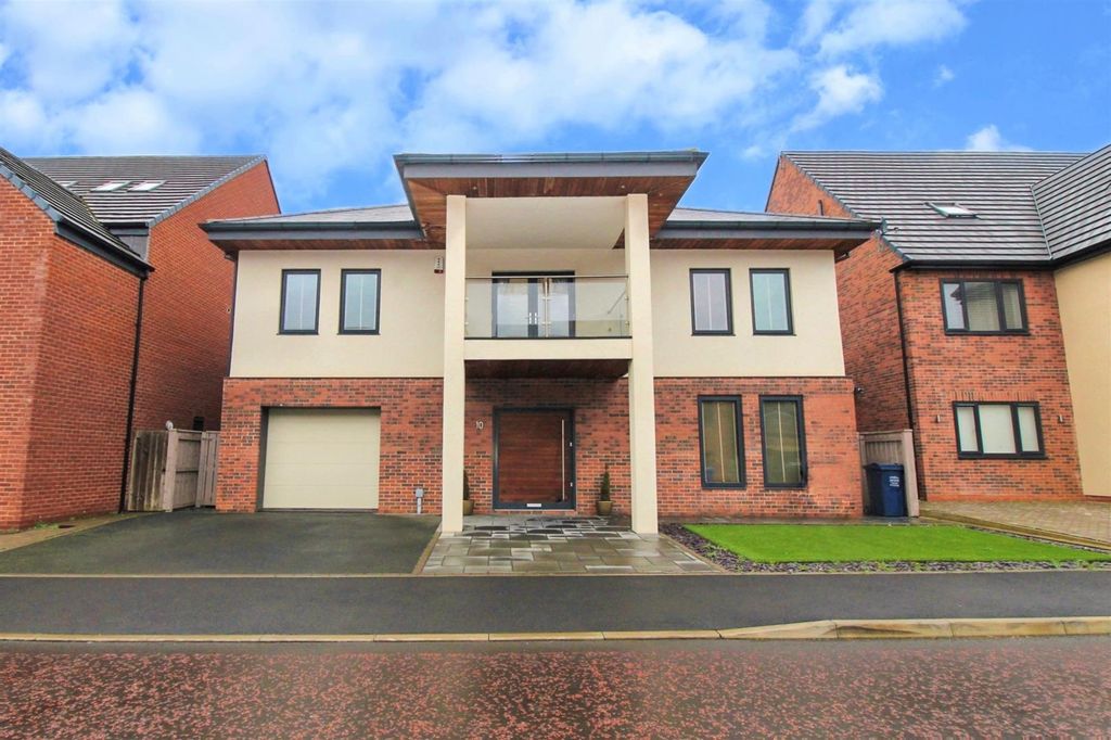 Property photo 1 of 25 External
