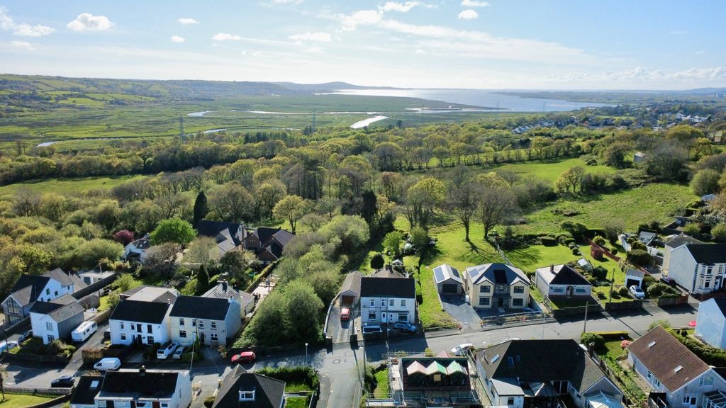 Property photo 1 of 31 4381531