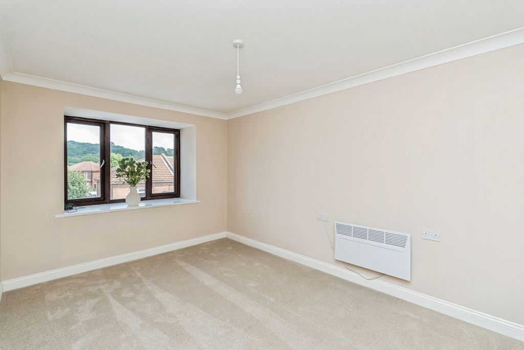 Property photo 3 of 11 Pbox-Img.Jpg