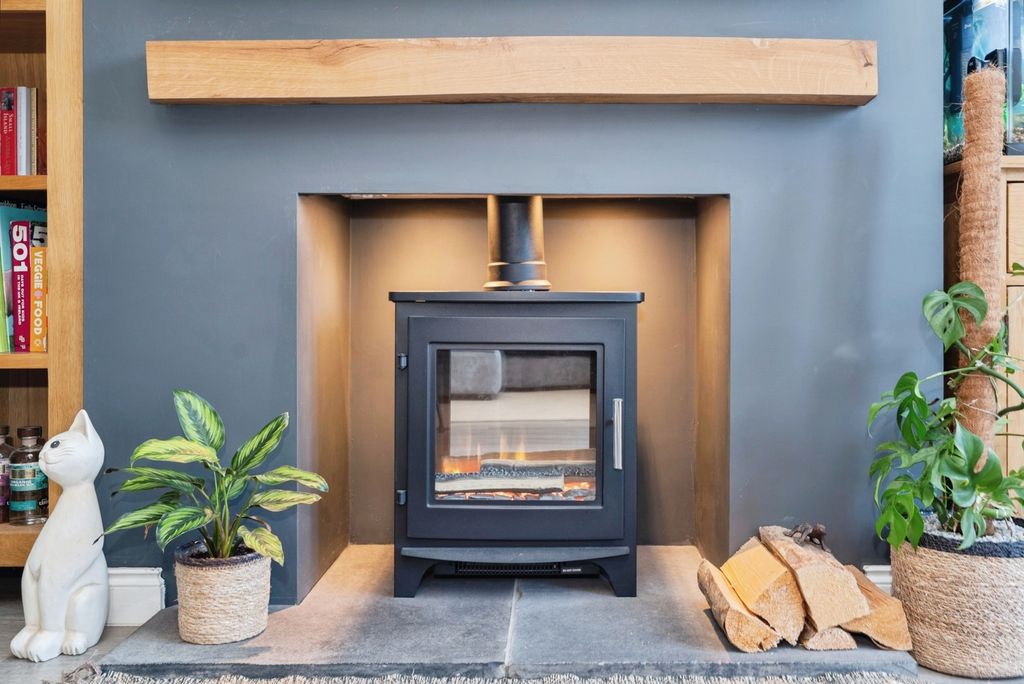 Property photo 3 of 25 Pbox-Img.Jpg