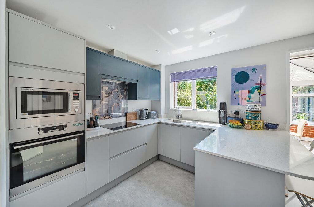 Property photo 3 of 23 1320524-19-686Fd0...
