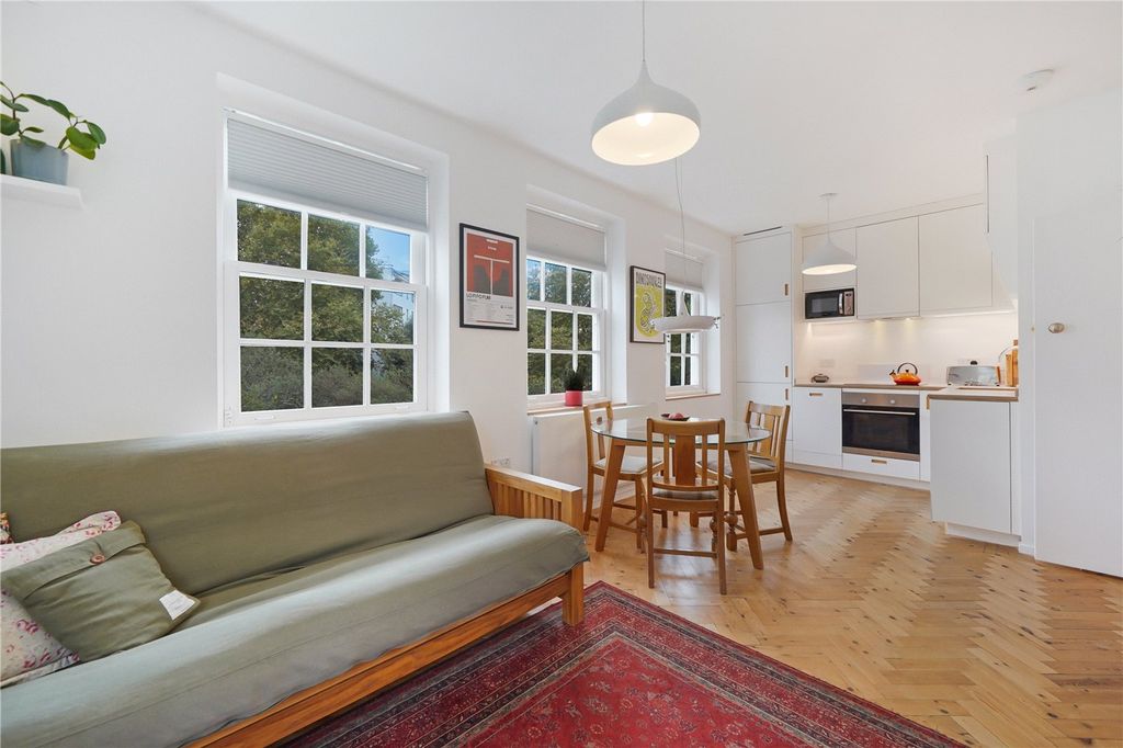 Property photo 1 of 15 Picture No. 11