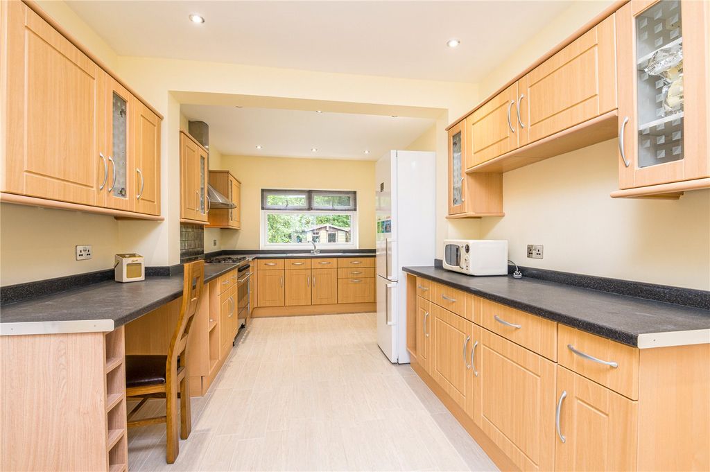 Property photo 3 of 11 Picture No. 19