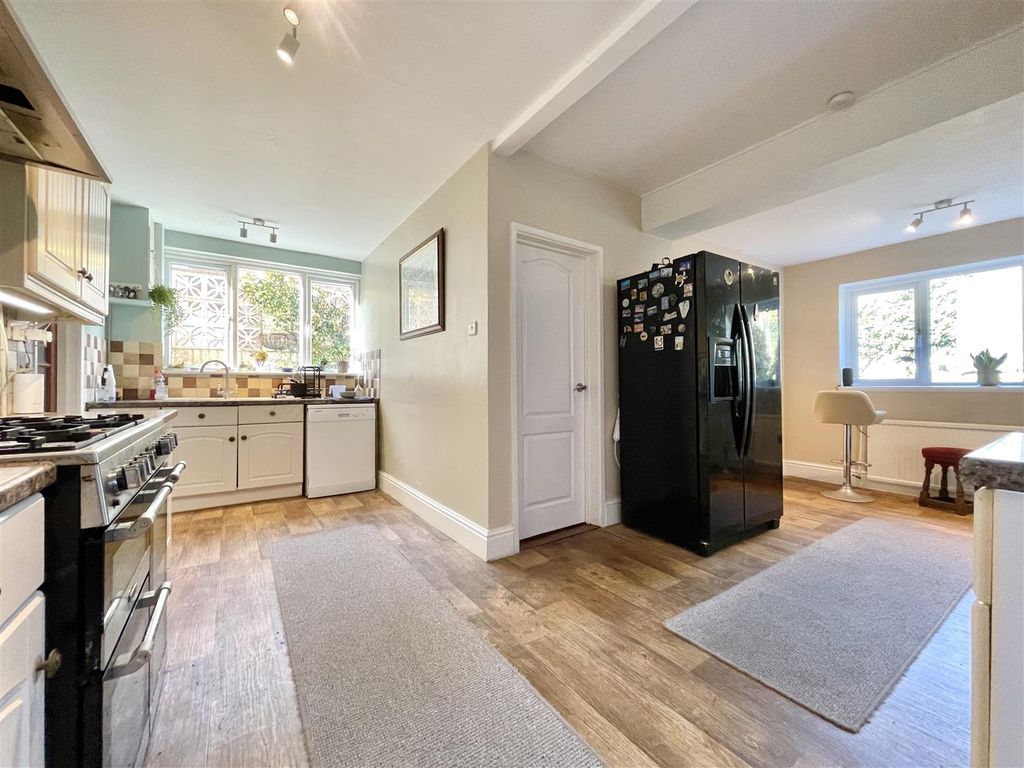 Property photo 2 of 35 Kitchen