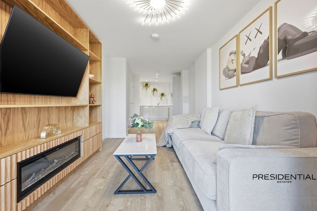 Property photo 2 of 19