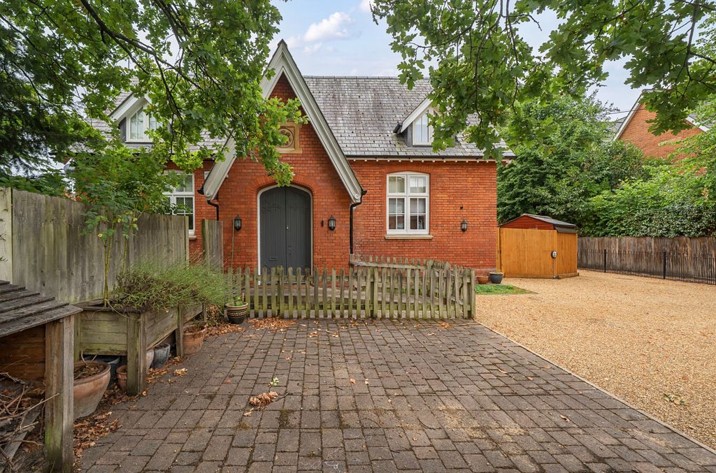 Property photo 3 of 29 1331595-8-688c88A...