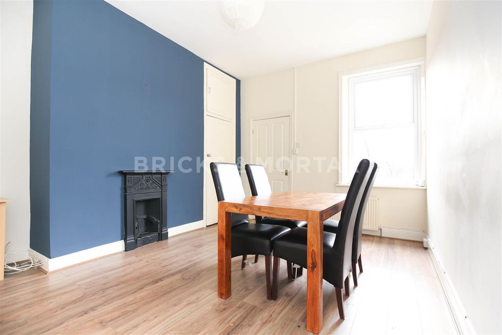 Property photo 2 of 7 2.Jpg