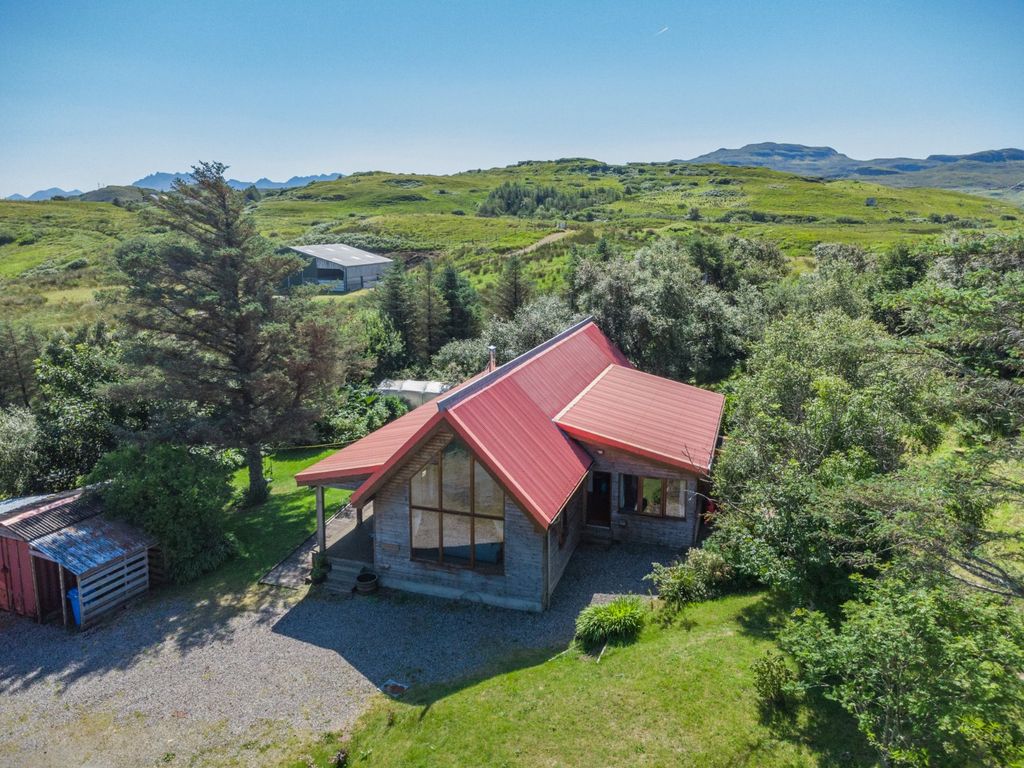 Property photo 3 of 35 28 Fiskavaig