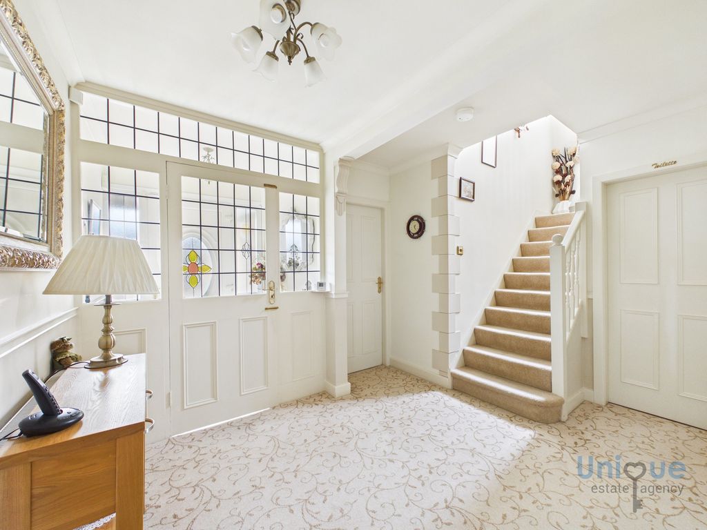 Property photo 2 of 38