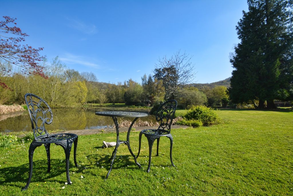 Property photo 3 of 43