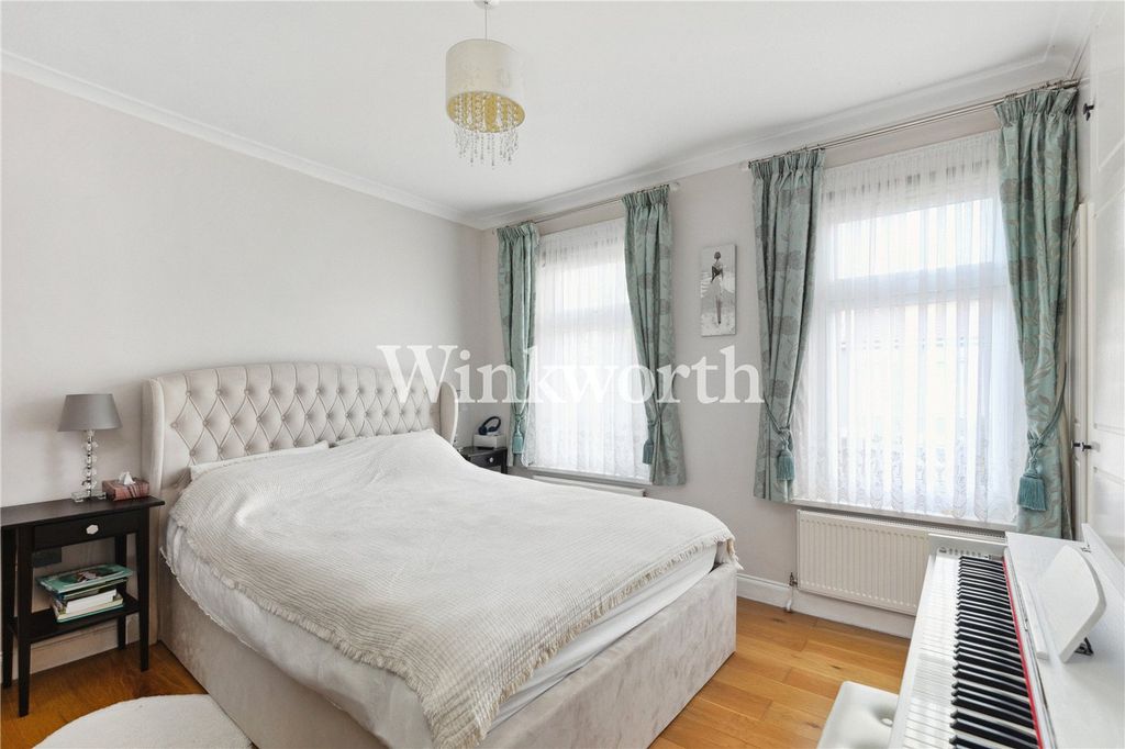 Property photo 3 of 18 Picture No. 15