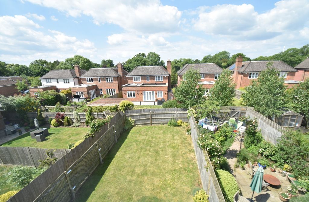 Property photo 2 of 18 Garden View