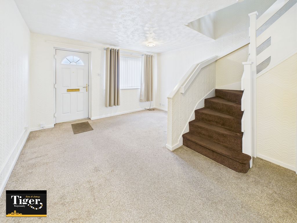 Property photo 3 of 10 Cam02176G0-Pr0739-Still008