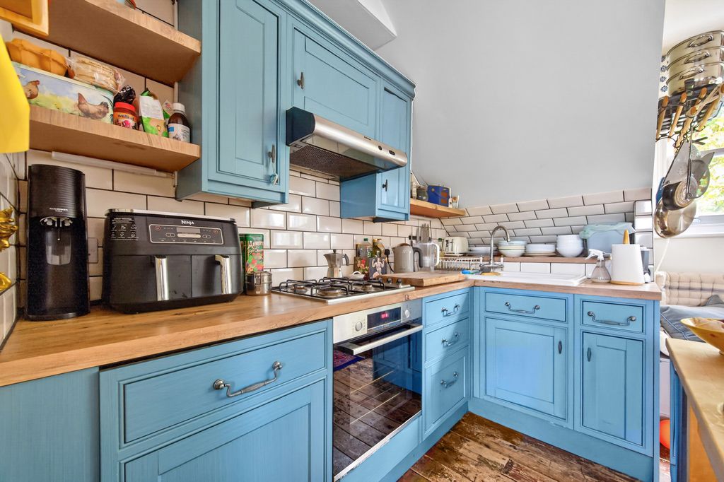 Property photo 2 of 12 Pbox-Img.Jpg