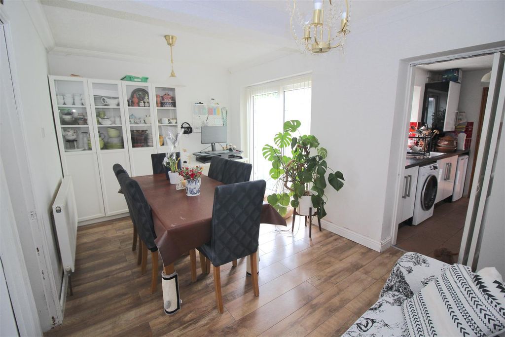 Property photo 3 of 14 Dining Room