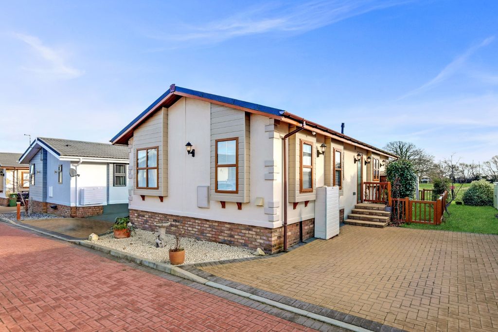 Property photo 1 of 22 4835303