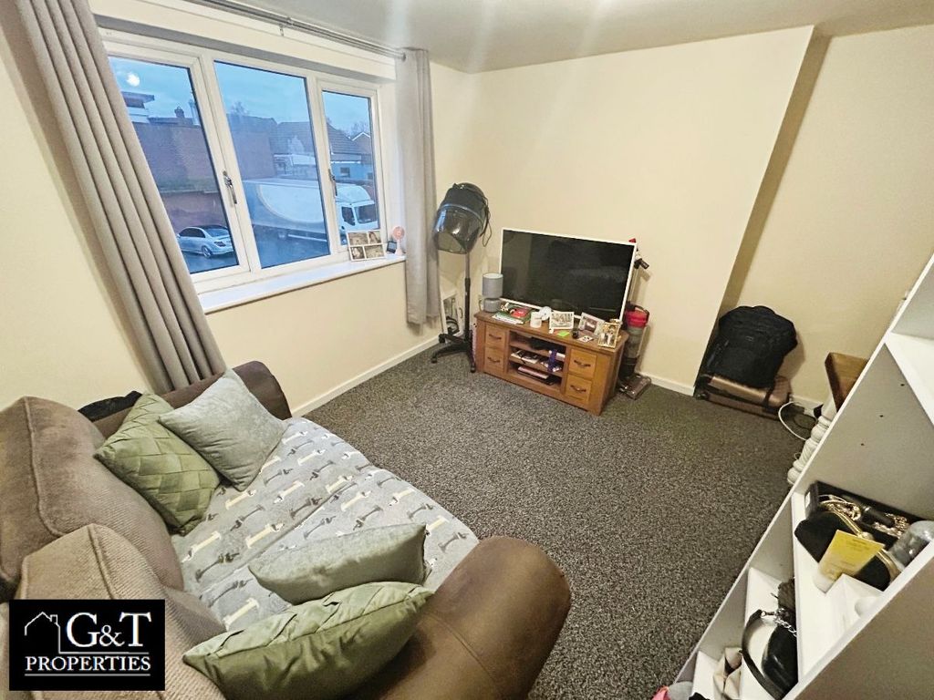 Property photo 2 of 12