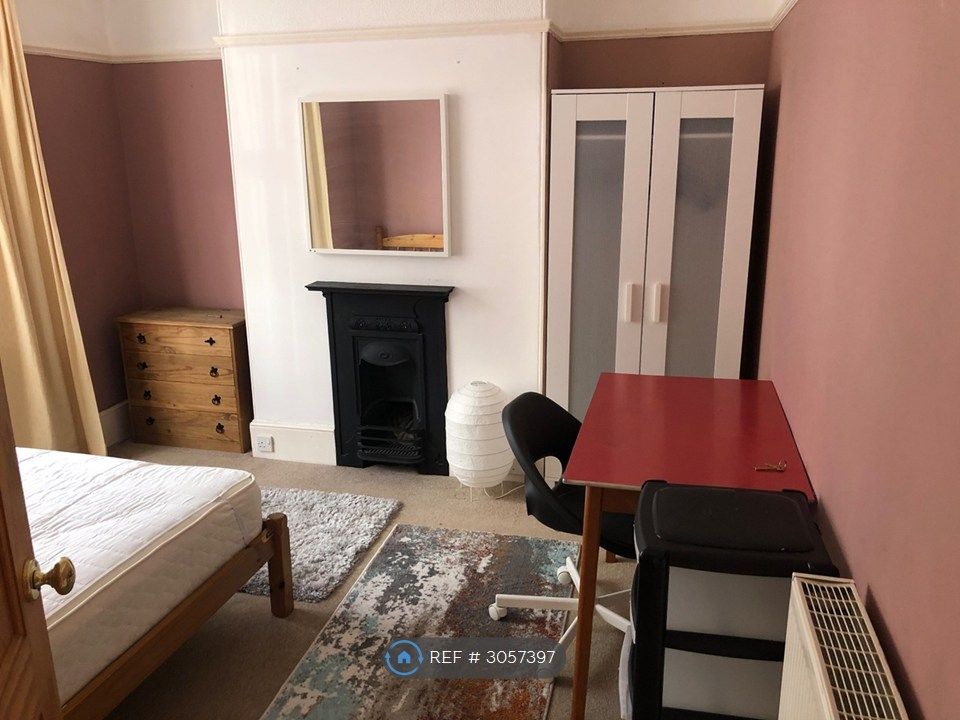 Property photo 3 of 5
