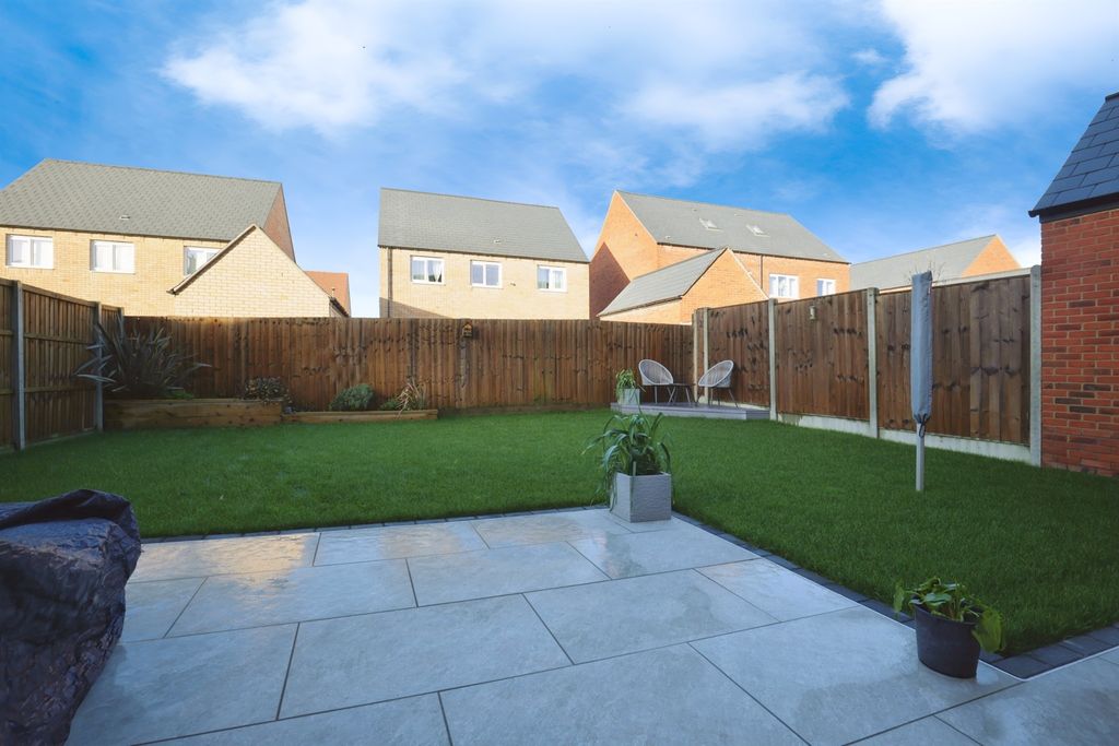 Property photo 2 of 16