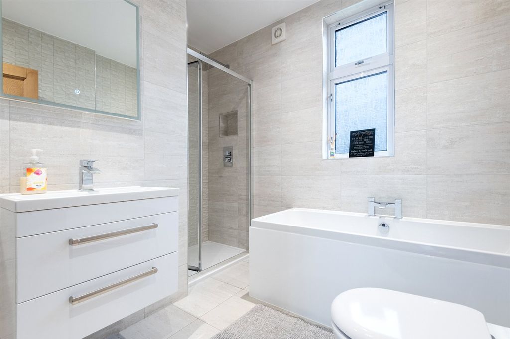 Property photo 3 of 34 Picture 3