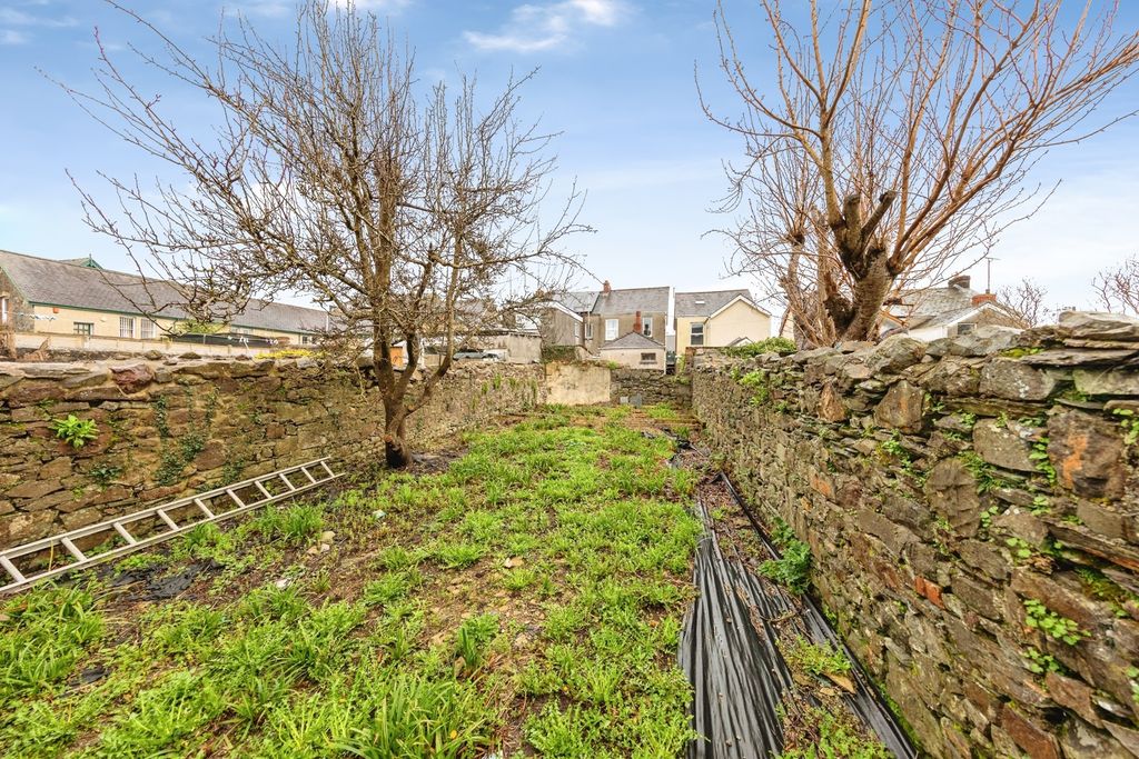 Property photo 2 of 17 Pbox-Img.Jpg