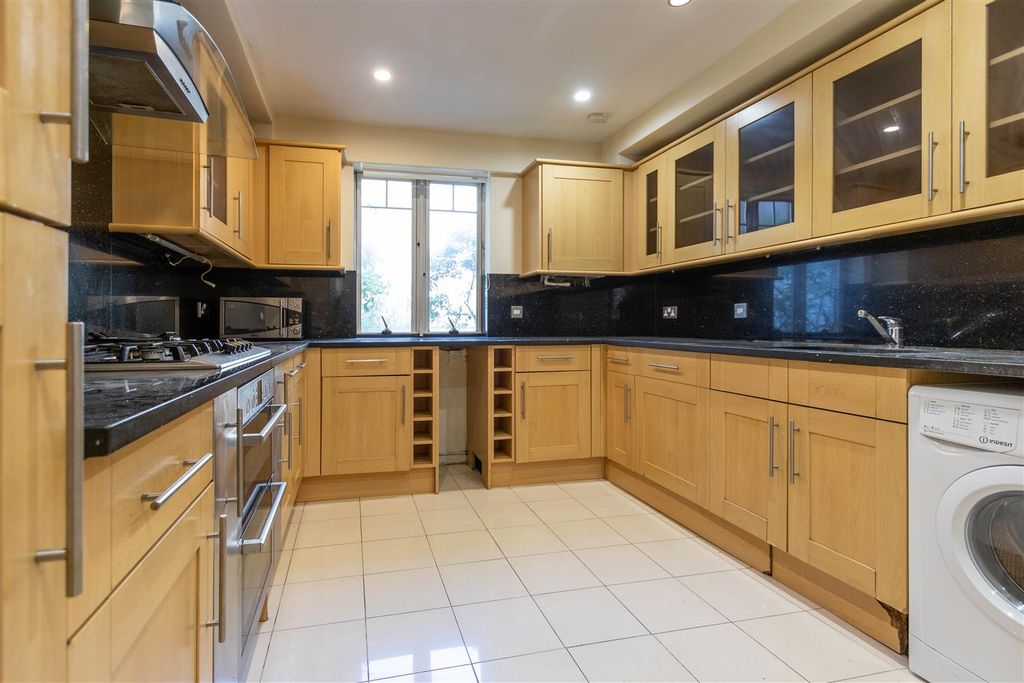 Property photo 3 of 8 Kitchen (1 Of 1).Jpg