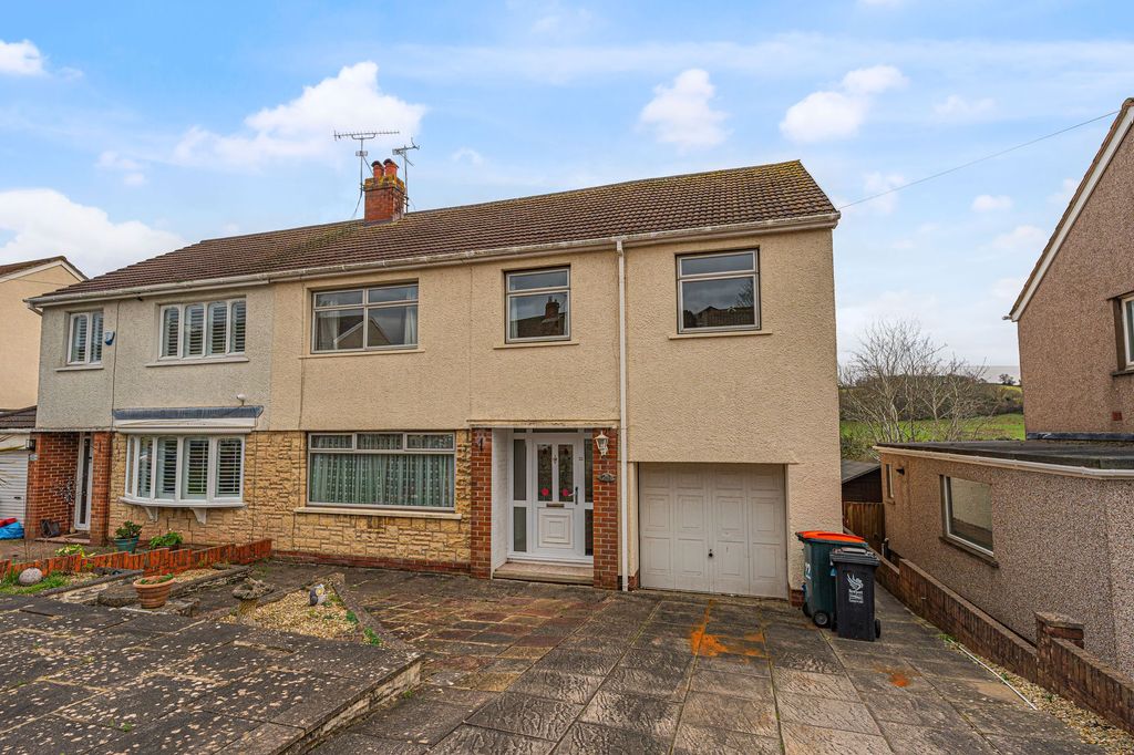 Property photo 1 of 33