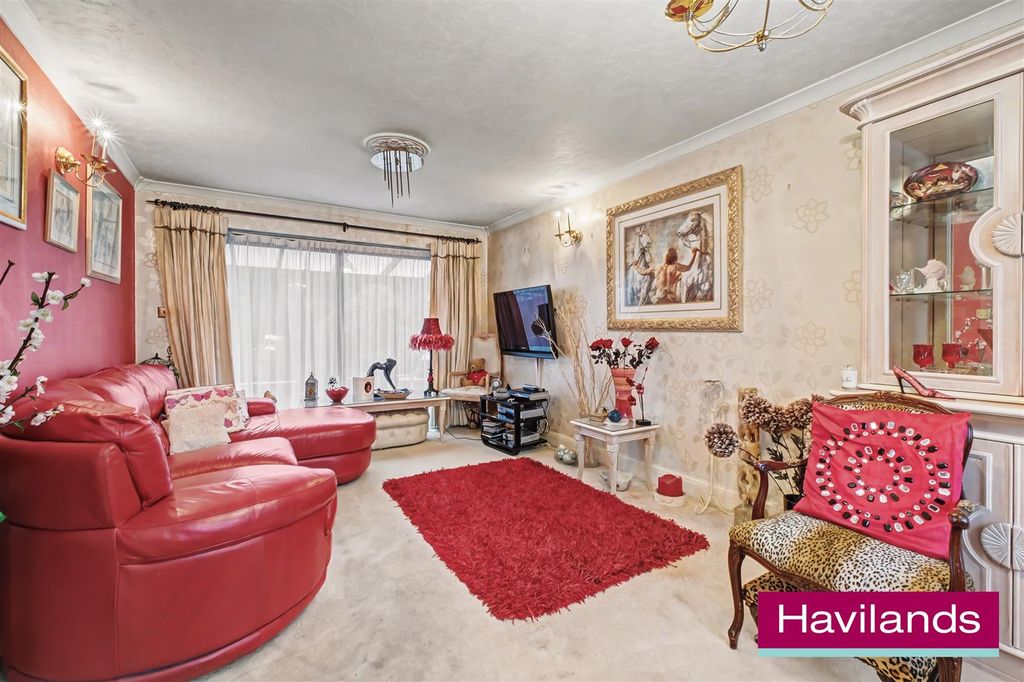 Property photo 2 of 20 Brycedale Crescent N14 7Ex-4.Jpg