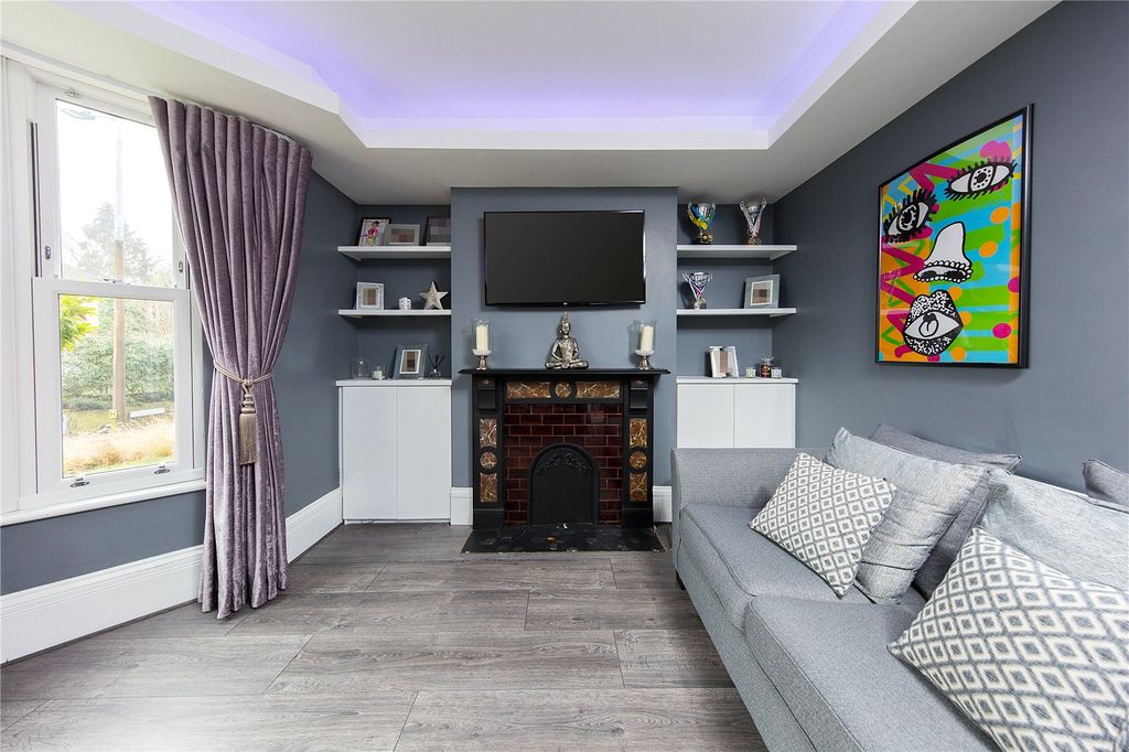 Property photo 2 of 9 Picture No. 10