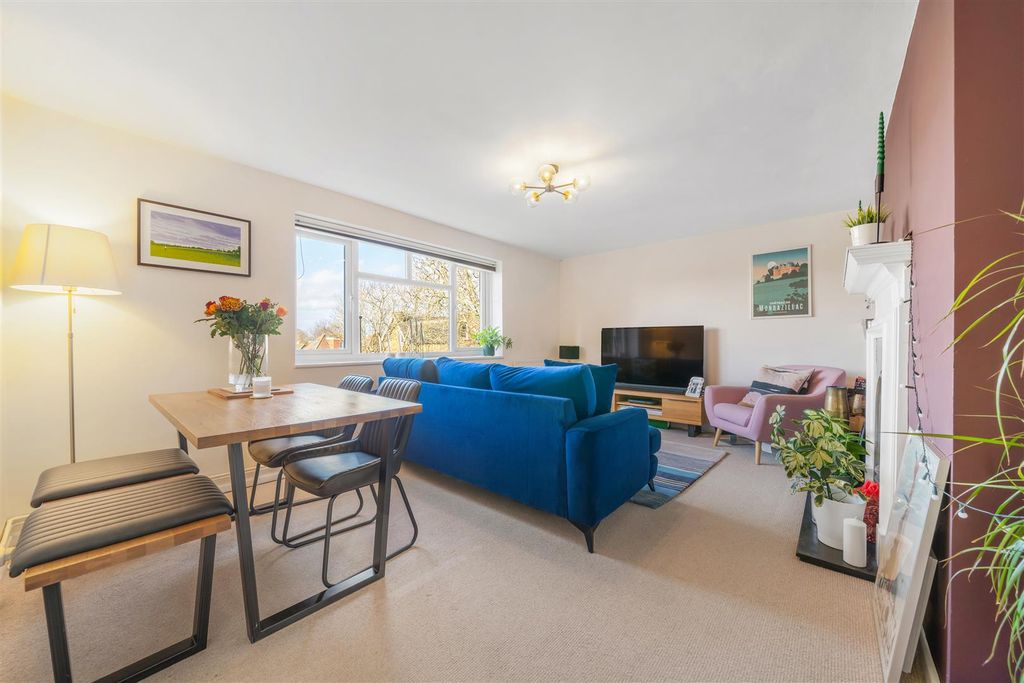 Property photo 2 of 14